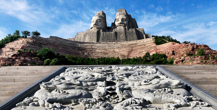 黄河三门峡冬日如画 游客乘 “天鹅号” 赏醉美河景