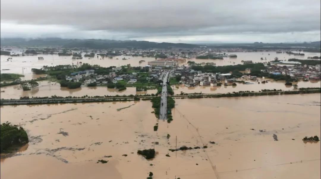 广西 55 条江河 70 站点超警戒 水文中心发布洪水红色预警